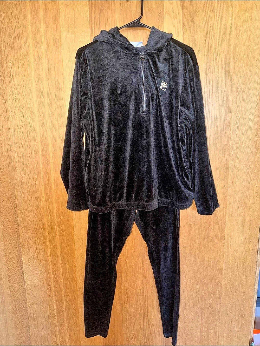 Fila Black Velour 2 piece Size XL Like New
